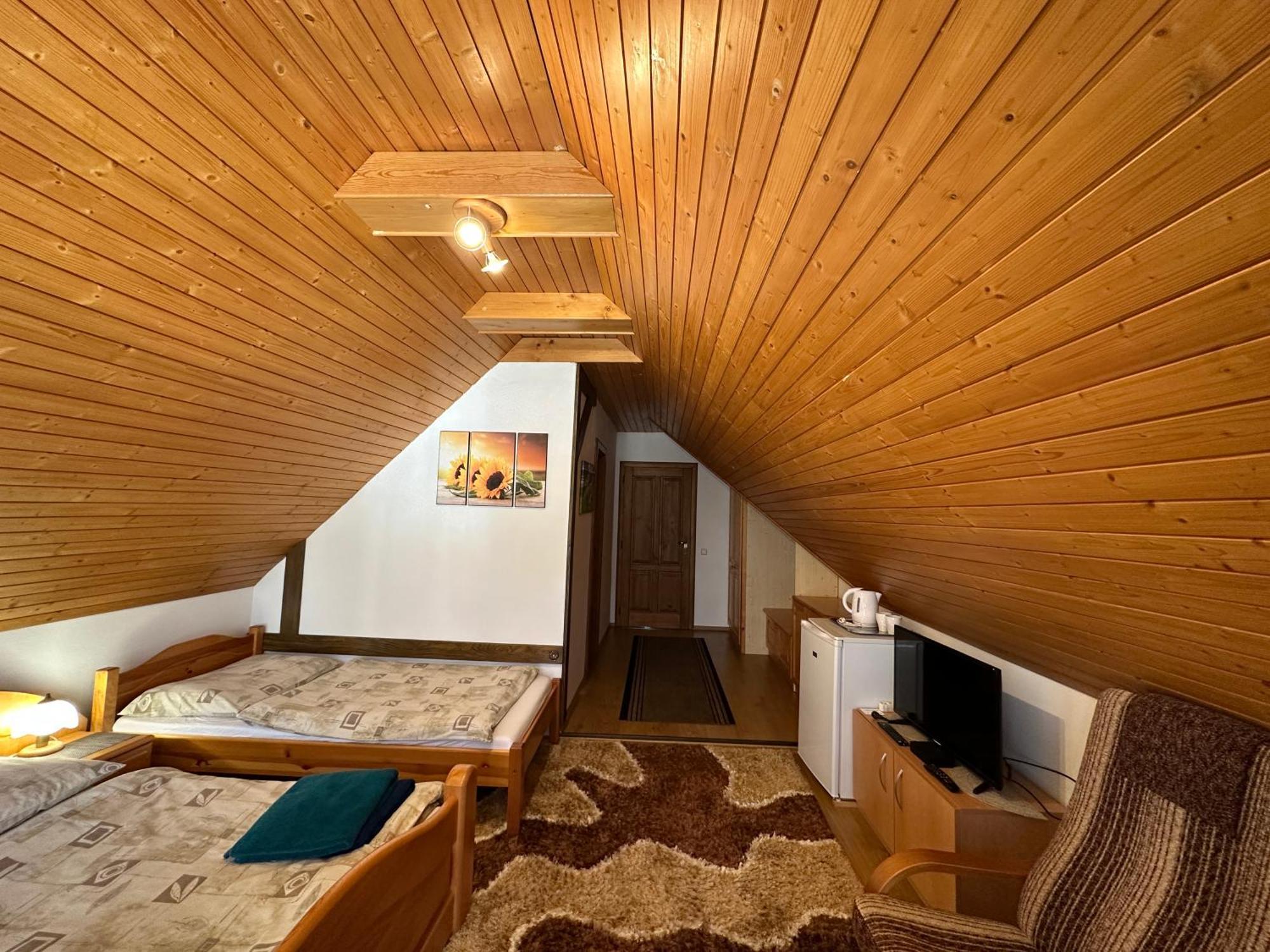 Penzion Farkys Jamnik  Экстерьер фото